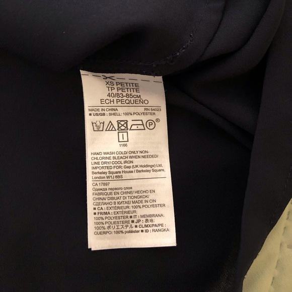 BANANA REPUBLIC Top - Picture 3 of 4